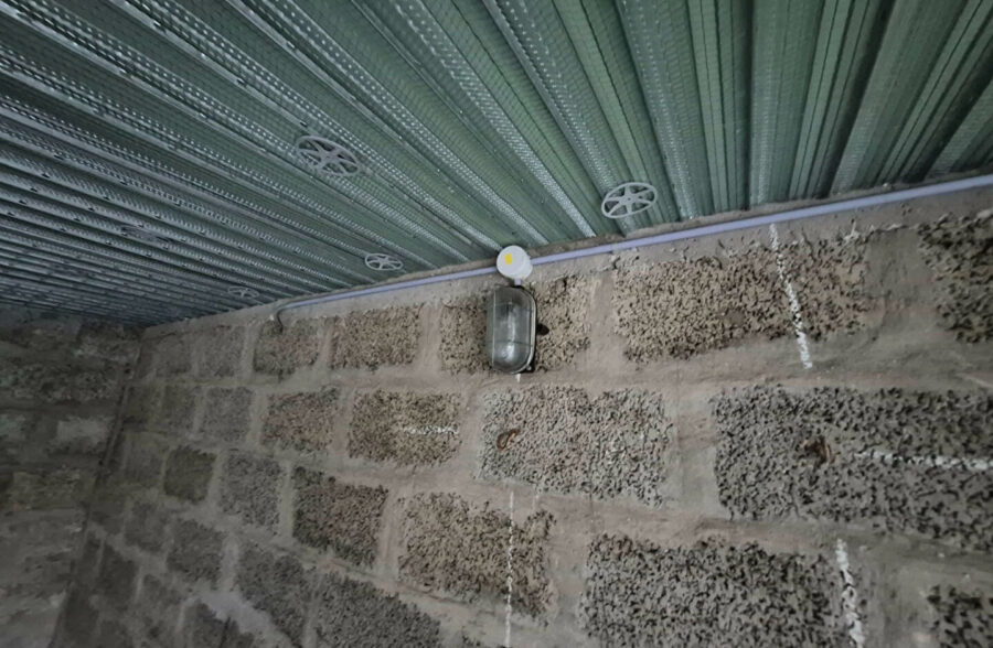 Garage fermé à 150M de la plage !