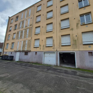 Garage fermé à 150M de la plage !