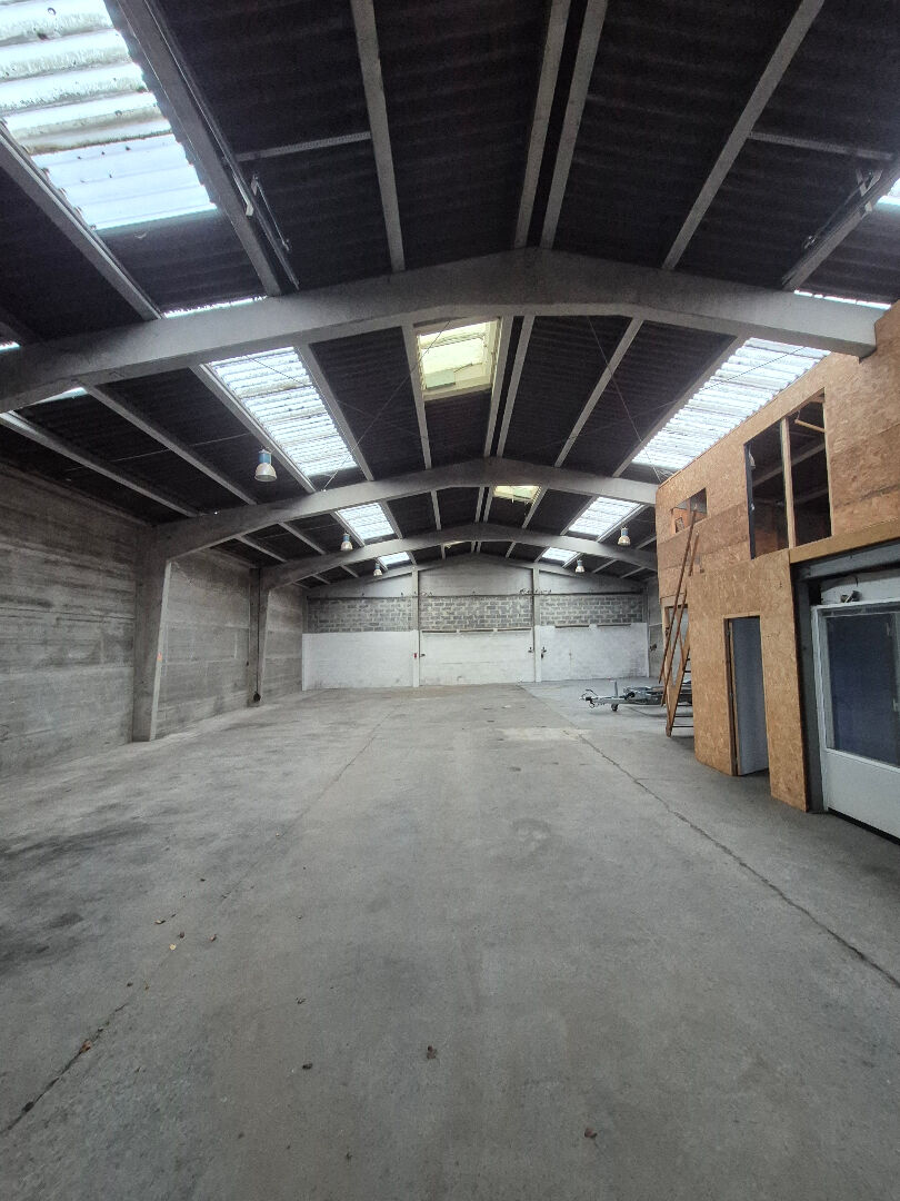 Entrepôts et Bureaux idéalement situés à Haubourdin