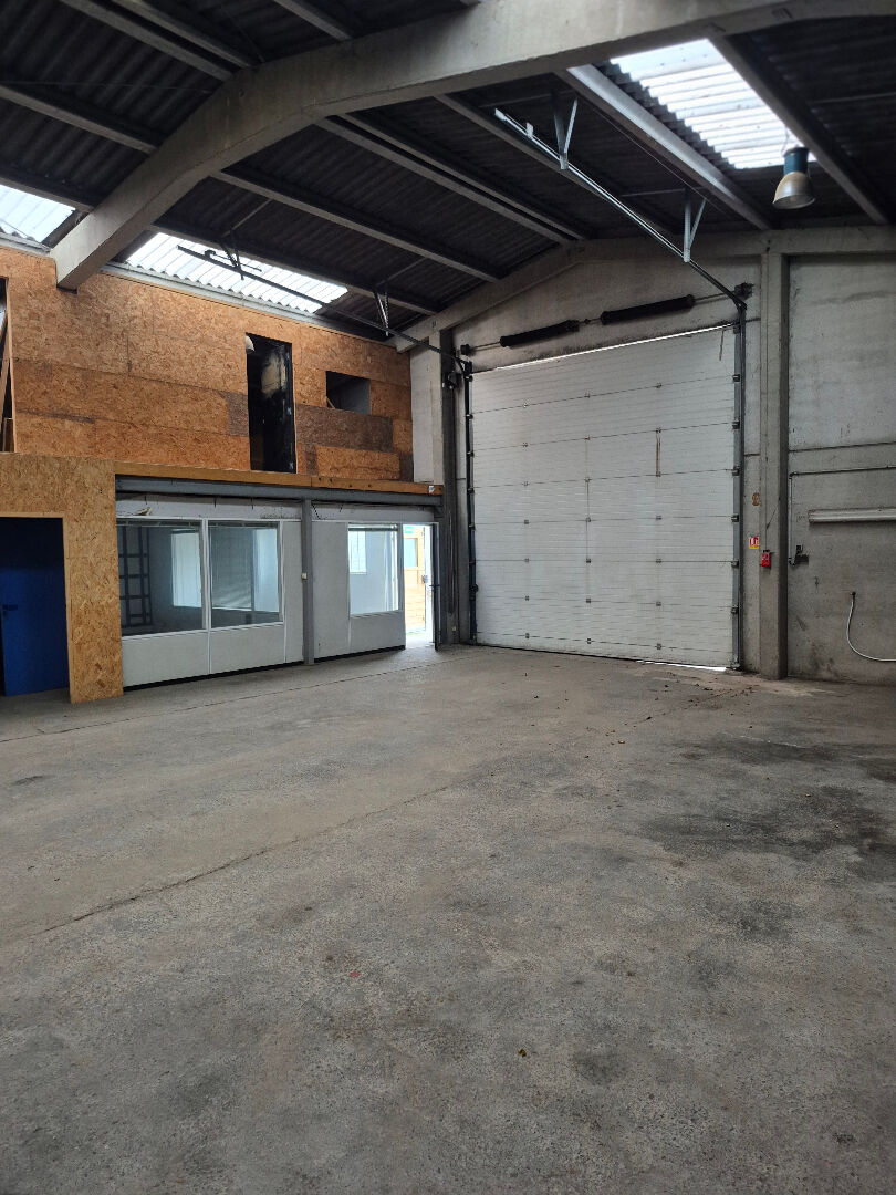 Entrepôts et Bureaux idéalement situés à Haubourdin