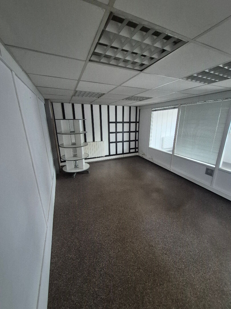 Entrepôts et Bureaux idéalement situés à Haubourdin