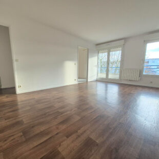 VAUBAN-LA CATHO-APPARTEMENT DEUX CHAMBRES, PARKING ET TERRASSE