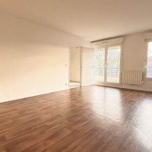 VAUBAN-LA CATHO-APPARTEMENT DEUX CHAMBRES, PARKING ET TERRASSE