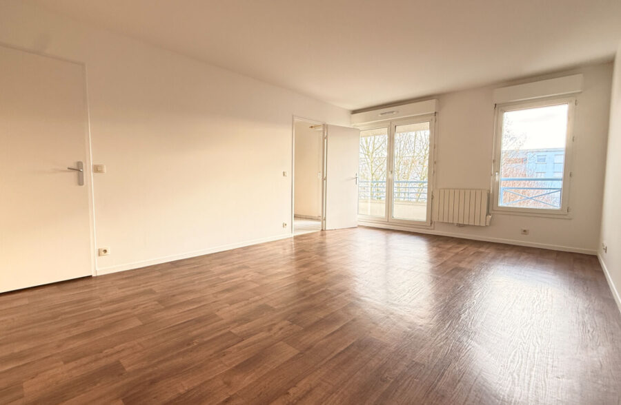 VAUBAN-LA CATHO-APPARTEMENT DEUX CHAMBRES, PARKING ET TERRASSE