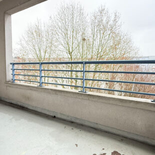 VAUBAN-LA CATHO-APPARTEMENT DEUX CHAMBRES, PARKING ET TERRASSE