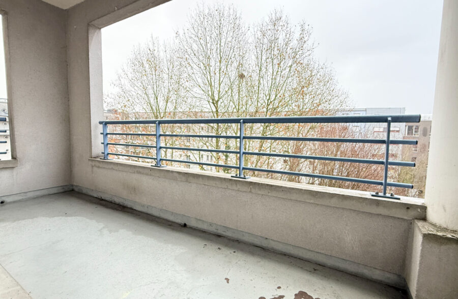 VAUBAN-LA CATHO-APPARTEMENT DEUX CHAMBRES, PARKING ET TERRASSE