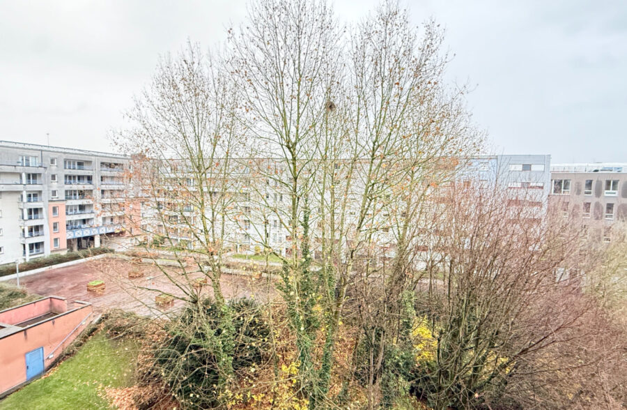 VAUBAN-LA CATHO-APPARTEMENT DEUX CHAMBRES, PARKING ET TERRASSE