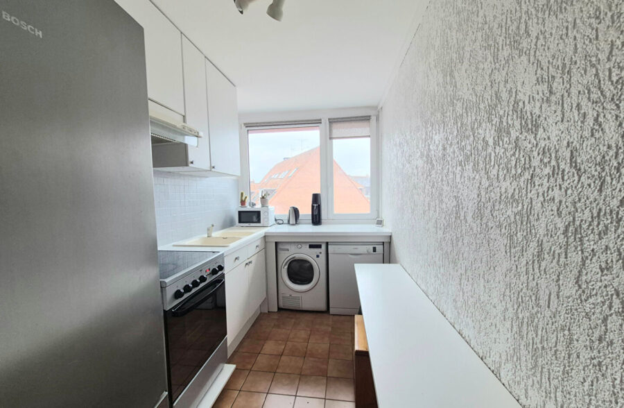 VIEUX LILLE – 4 pieces 97 m2 + balcon + parking + cave 7,5m² + local vélos