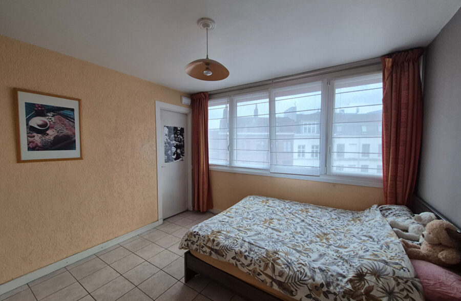 VIEUX LILLE – 4 pieces 97 m2 + balcon + parking + cave 7,5m² + local vélos
