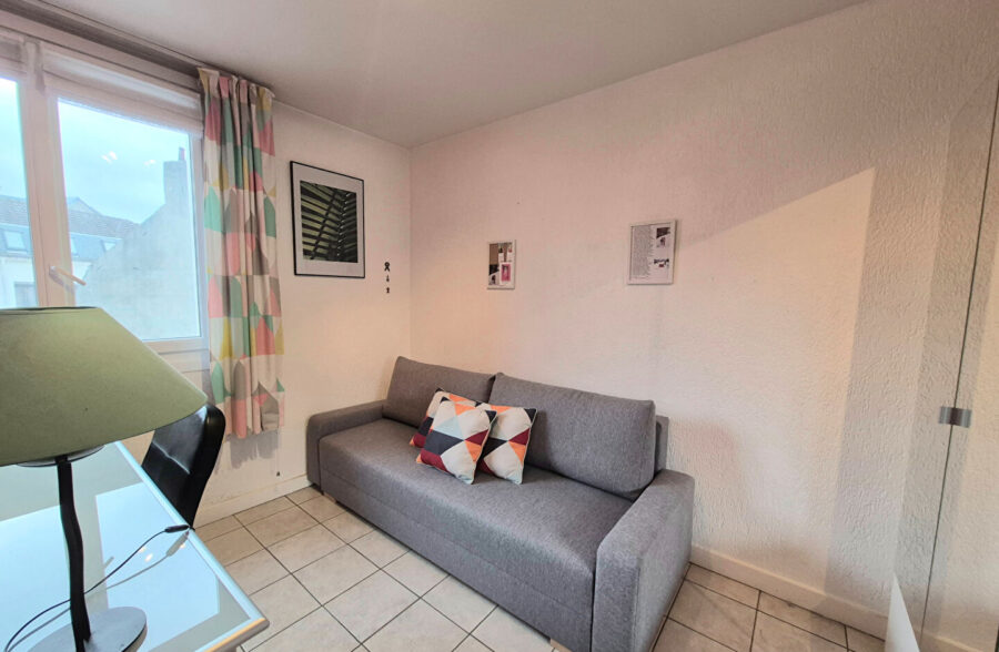 VIEUX LILLE – 4 pieces 97 m2 + balcon + parking + cave 7,5m² + local vélos