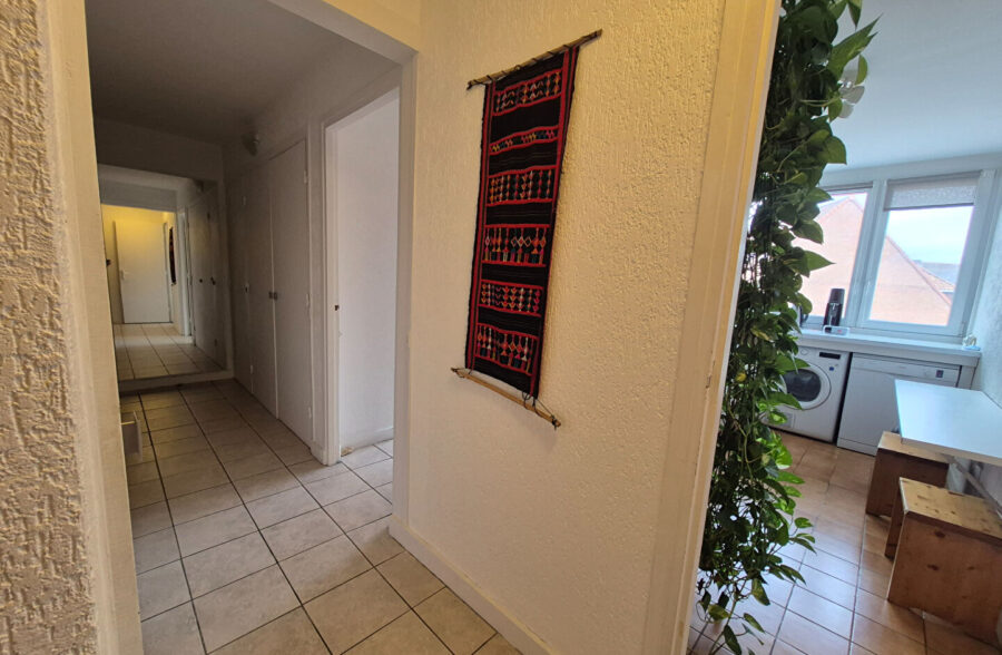 VIEUX LILLE – 4 pieces 97 m2 + balcon + parking + cave 7,5m² + local vélos