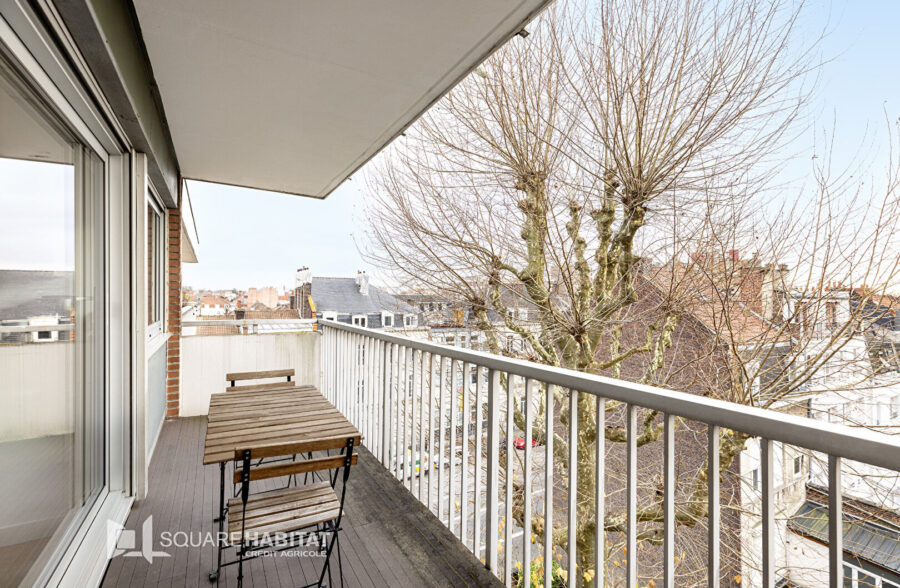 LILLE quartier VAUBAN T3 avec balcon -terrasse, parking et cave