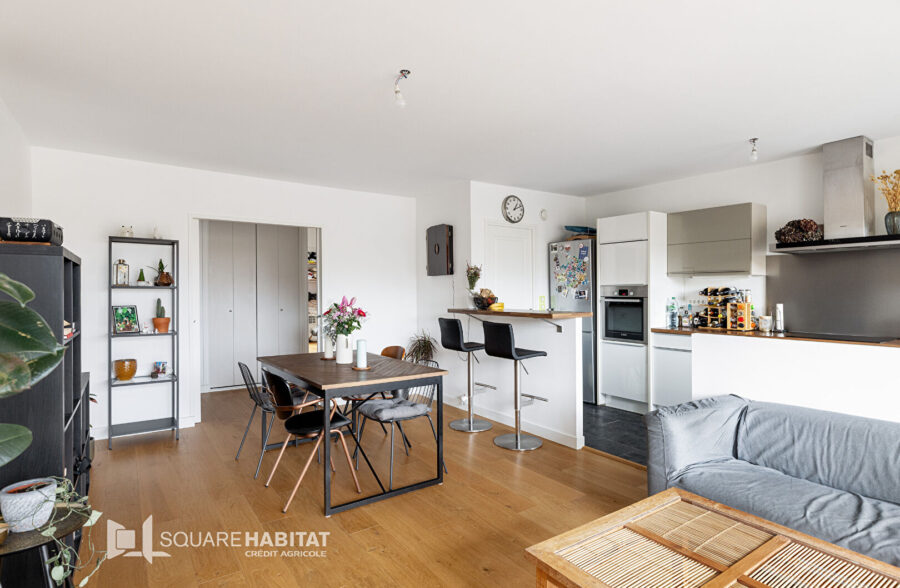 LILLE quartier VAUBAN T3 avec balcon -terrasse, parking et cave