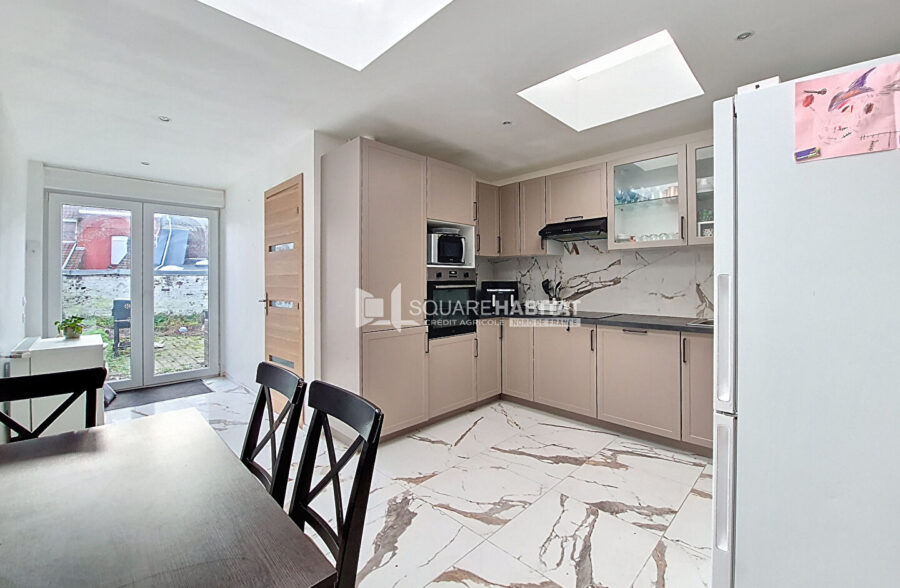 SECTEUR DES FRANCS- 1930 INTEGRALEMENT RENOVEE