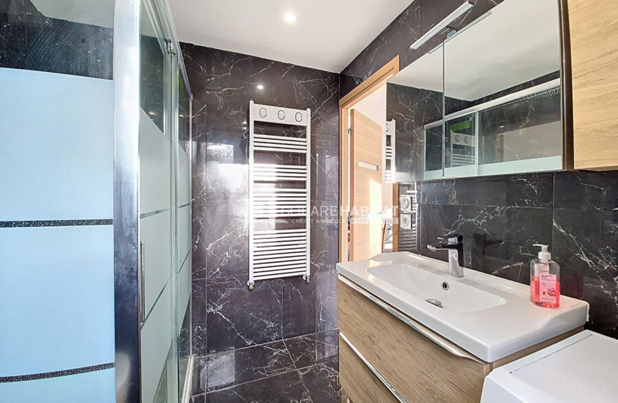 SECTEUR DES FRANCS- 1930 INTEGRALEMENT RENOVEE