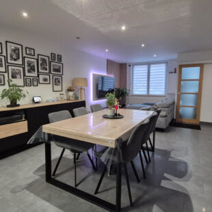 À Wattrelos, secteur Hôpital – Spacieuse maison des années 30 avec jardin