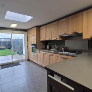 À Wattrelos, secteur Hôpital – Spacieuse maison des années 30 avec jardin