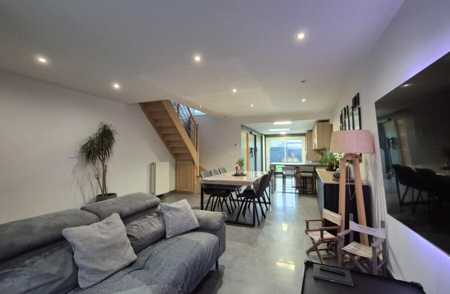 À Wattrelos, secteur Hôpital – Spacieuse maison des années 30 avec jardin