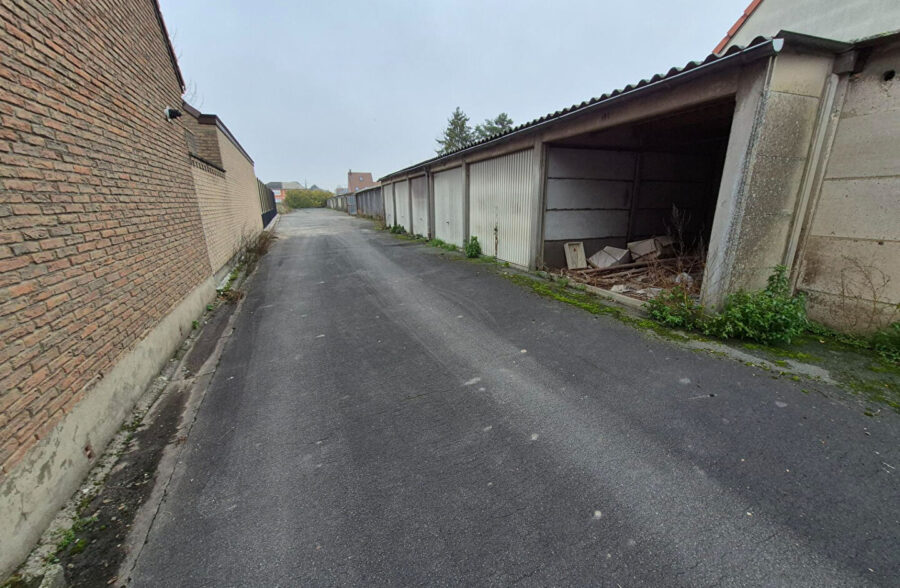 Lot de 40 garages sur La Bassée