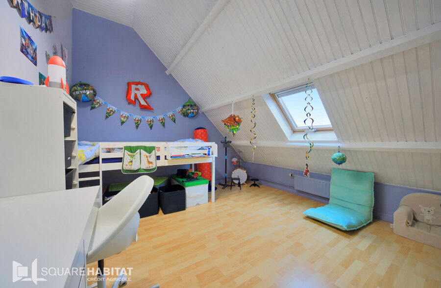 Maison individuelle 134m², 5 chambres, sous-sol complet et jardin