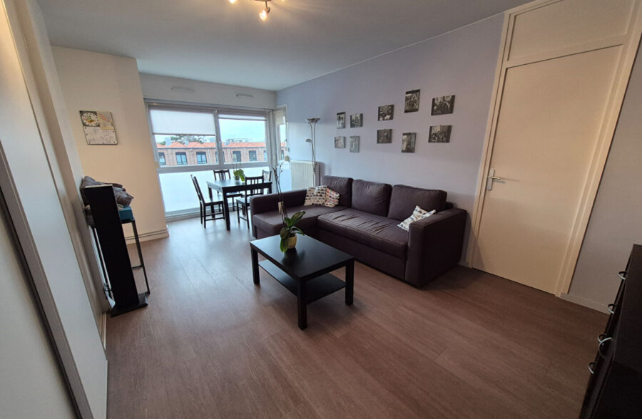 LILLE  limite LOOS T2 avec parking et cave