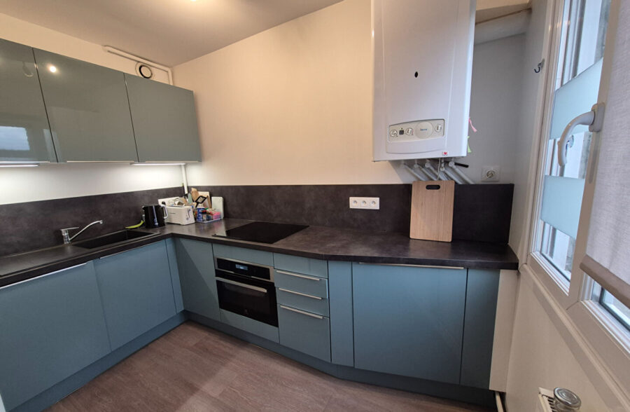 LILLE  limite LOOS T2 avec parking et cave