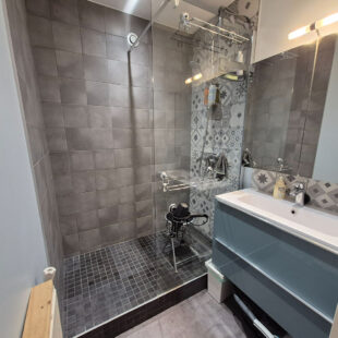 LILLE  limite LOOS T2 avec parking et cave