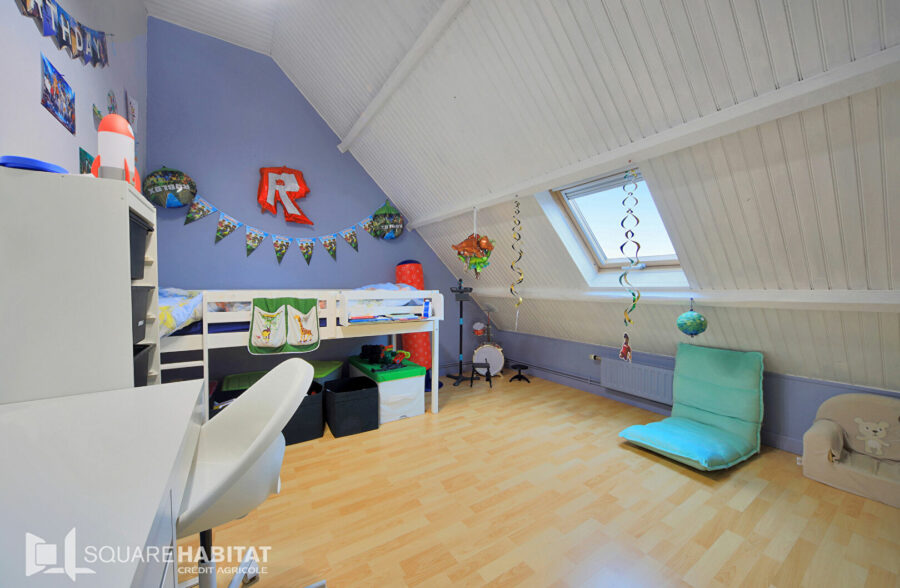 Maison individuelle 134m², 5 chambres, sous-sol complet et jardin