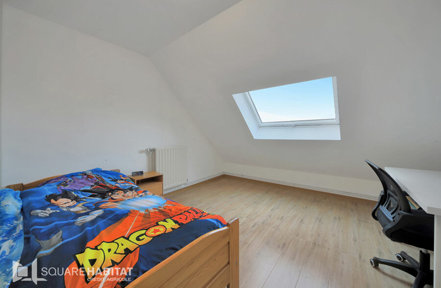 Maison individuelle 134m², 5 chambres, sous-sol complet et jardin