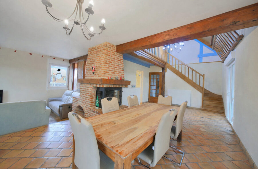 Maison individuelle 134m², 5 chambres, sous-sol complet et jardin