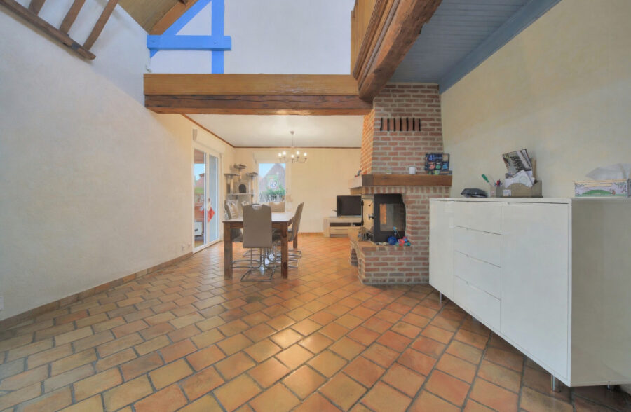 Maison individuelle 134m², 5 chambres, sous-sol complet et jardin