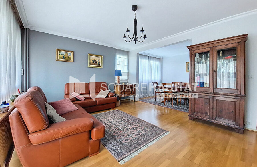 Appartement Parc d’Auteuil, entièrement rénové. Balcon, 2 chambres, parking et cave.