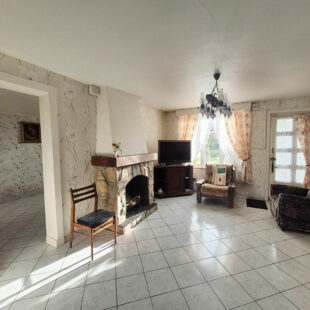 Maison mitoyenne à fort potentiel!!!