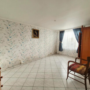 Maison mitoyenne à fort potentiel!!!