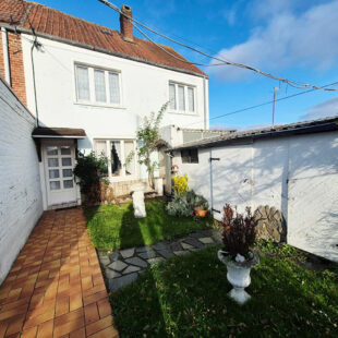 Maison mitoyenne à fort potentiel!!!