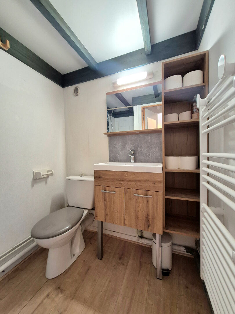 LILLE SAINT-MICHEL : JOLI STUDIO ENTIÈREMENT RÉNOVÉ AVEC MEZZANINE