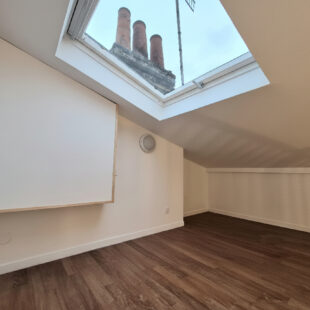 LILLE SAINT-MICHEL : JOLI STUDIO ENTIÈREMENT RÉNOVÉ AVEC MEZZANINE