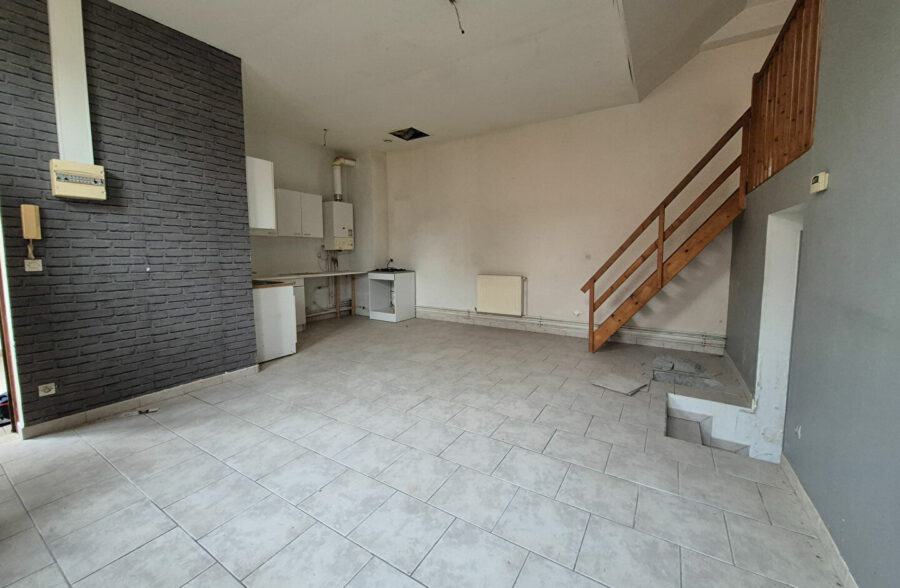 Immeuble renta brut 12% de 7 lots ( 6 appartements + local commercial)