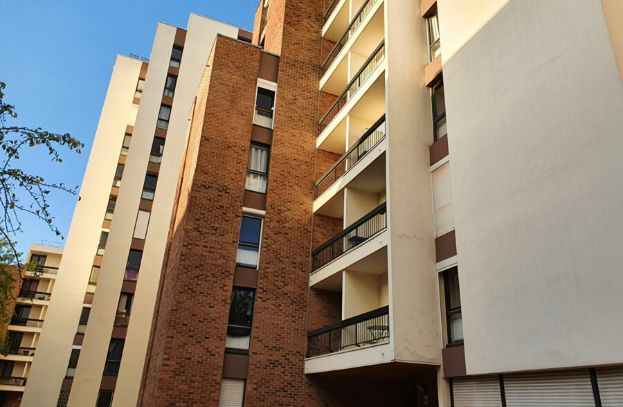 VAUBAN- CATHO :T4 avec balcons, cave et parking