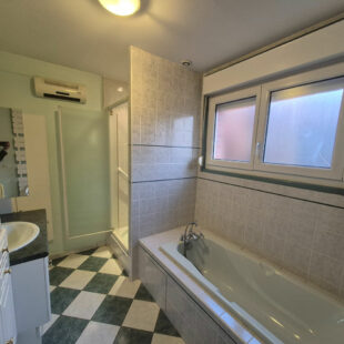 Maison  4 pièce(s) 152 m2