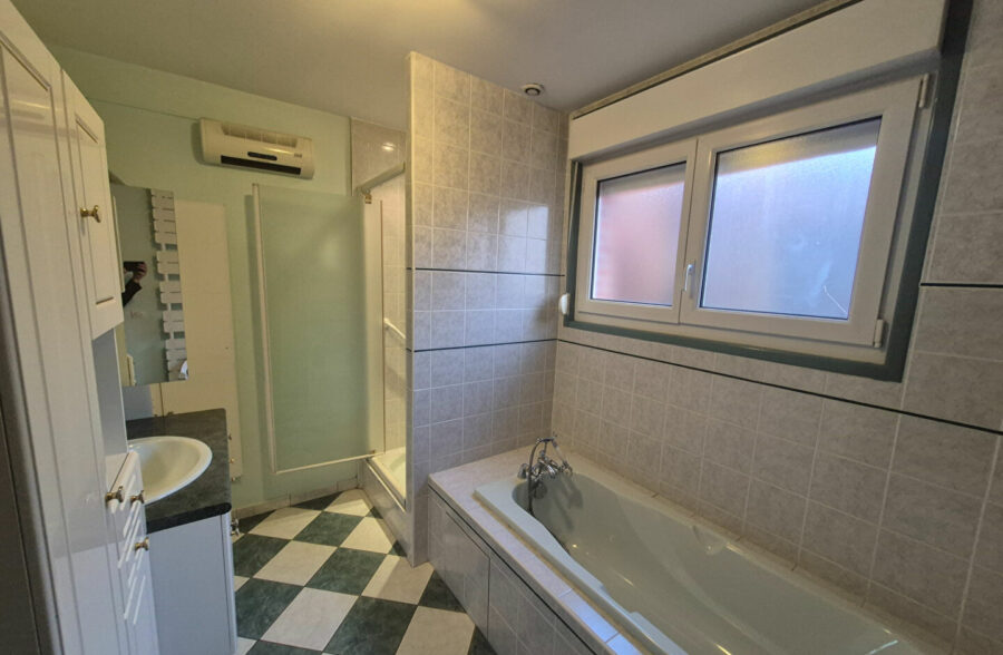 Maison  4 pièce(s) 152 m2