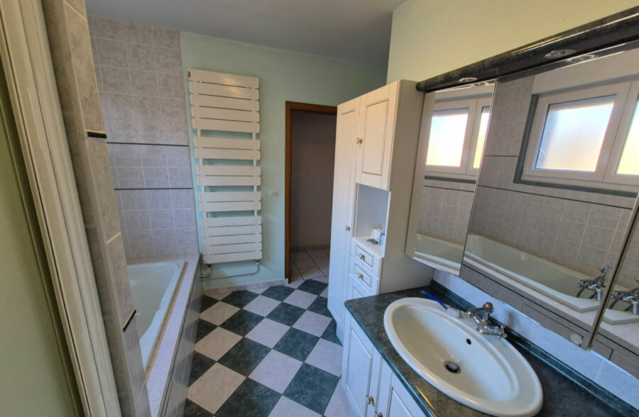 Maison  4 pièce(s) 152 m2