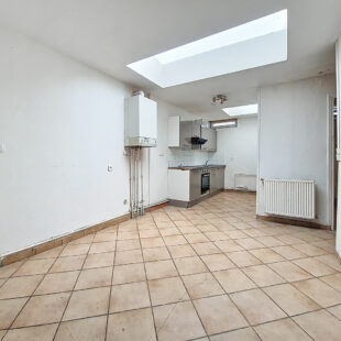 À VENDRE ! Maison de ville 5 pièces 97m² à Roubaix, Quartier Saint-Élisabeth. 82 000€ HAI !!!