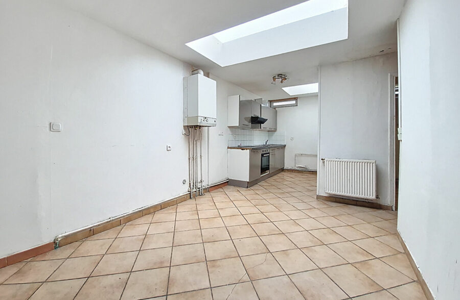À VENDRE ! Maison de ville 5 pièces 97m² à Roubaix, Quartier Saint-Élisabeth. 82 000€ HAI !!!
