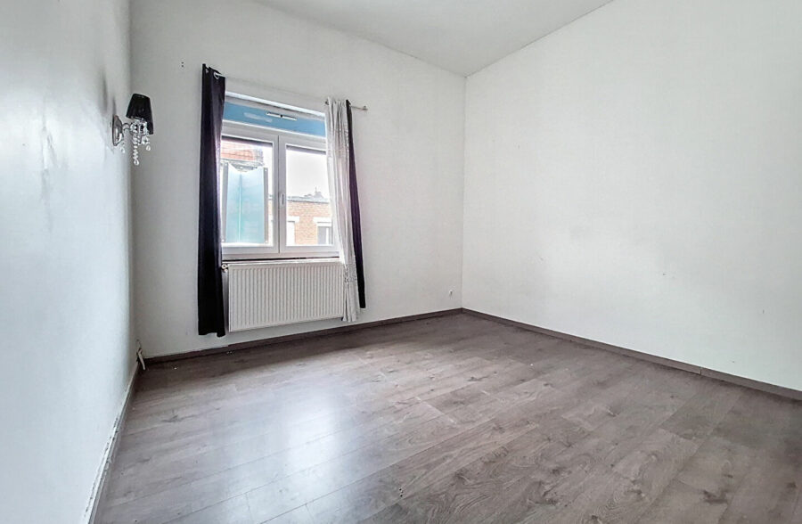 À VENDRE ! Maison de ville 5 pièces 97m² à Roubaix, Quartier Saint-Élisabeth. 82 000€ HAI !!!