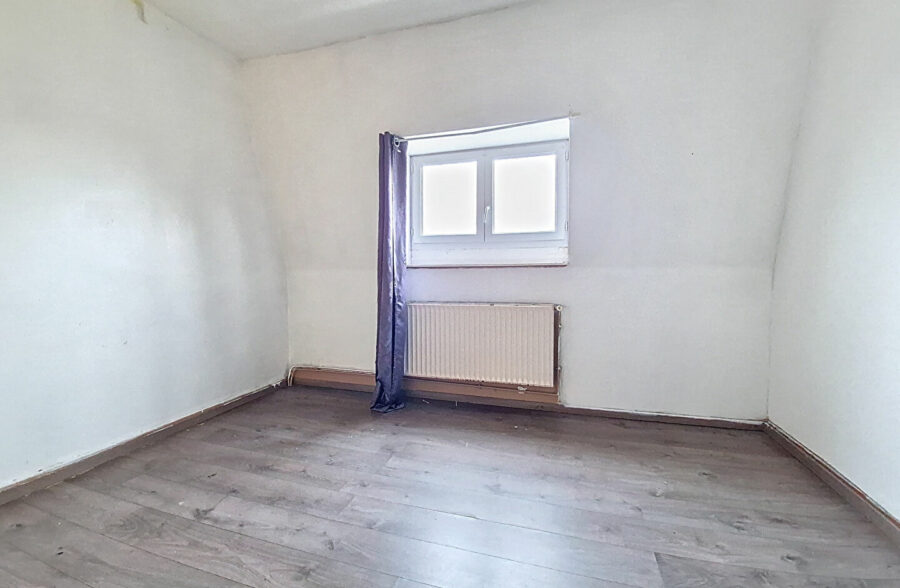 À VENDRE ! Maison de ville 5 pièces 97m² à Roubaix, Quartier Saint-Élisabeth. 82 000€ HAI !!!