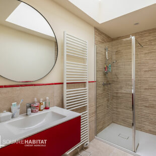 Grande maison de famille, jardin, garage et 4 chambres