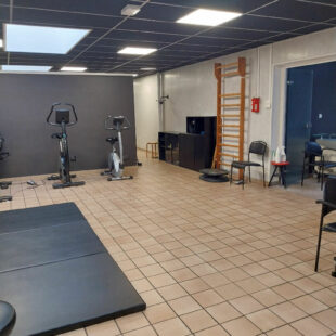 Immeuble avec Local commercial et 2 apt