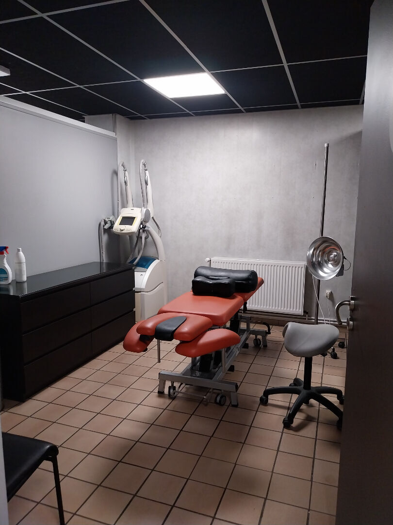 Immeuble avec Local commercial et 2 apt