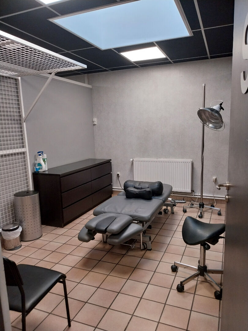 Immeuble avec Local commercial et 2 apt